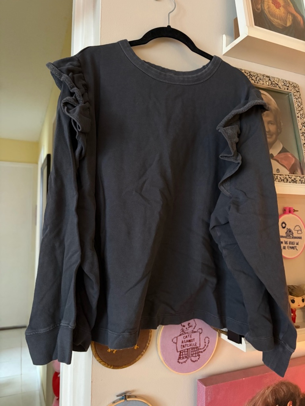Old Navy Charcoal Ruffle Sleeve Sweatshirt U10